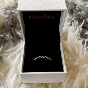 Pandora ring - twisted band